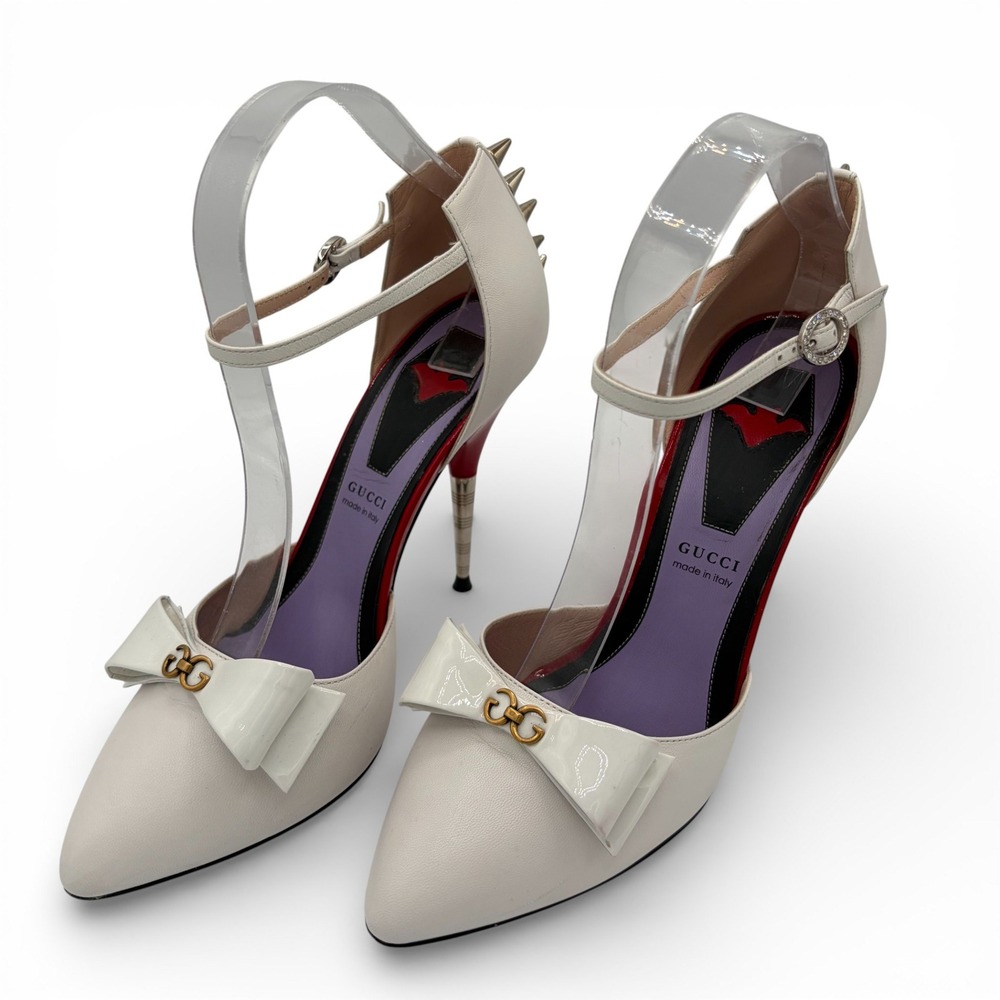 GUCCI Sadie *RARE* 2018 Studded Sz 38.5 White Leather Bow Heels Pumps 8.5 - Picture 2 of 12